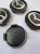 MAZDA DEKIELKI KAPSLE DEKLE ZNACZKI DO ALUFELG 59mm/55mm 4szt