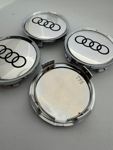 AUDI DEKIELKI DEKLE ZNACZKI MAM CARMANI S62 RIAL N121 75 mm/71mm