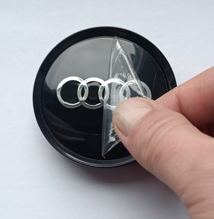 AUDI DEKIELKI ZNACZKI DEKLE MAM CARMANI S62 RIAL N12 75mm/70mm