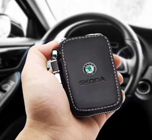 SKODA BRELOK SMYCZ ETUI OBUDOWA POKROWIEC NA KLUCZE SAMOCHODOWE