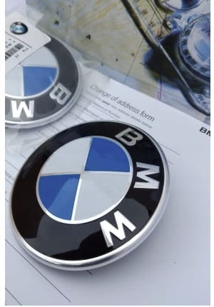 BMW E34 E36 E39 E46 E60 E90 F10 F30 EMBLEMAT ZNACZEK LOGO NA KLAPE TYŁ 74mm