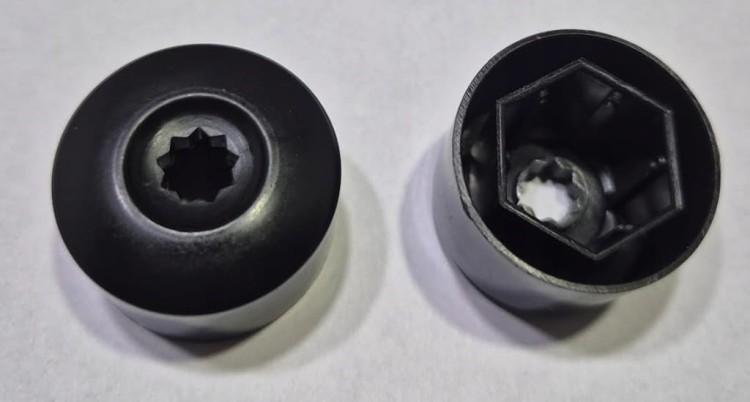 AUDI NAKŁADKI NASADKI KORKI ZAŚLEPKI ZATYCZKI NA ŚRUBY 17mm 20 szt.