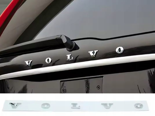 VOLVO EMBLEMAT ZNACZEK LOGO NAPIS NA KLAPĘ SREBRNY CHROM KOMPLET