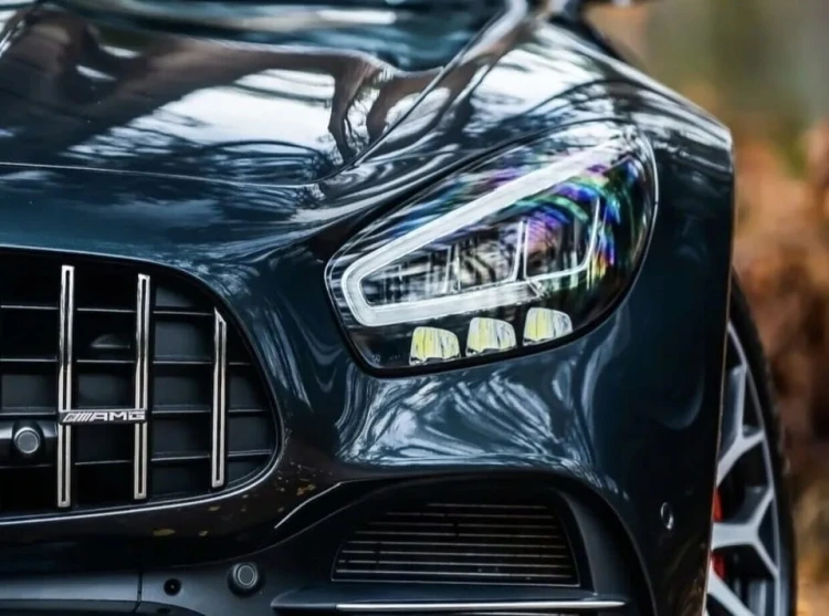 MERCEDES AMG EMBLEMAT ZNACZEK LOGO W GRILL ZDERZAK